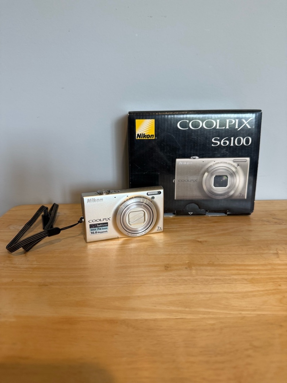 Nikon COOLPIX S6100 Silver Compact Digital Camera with Box Cables Manuals